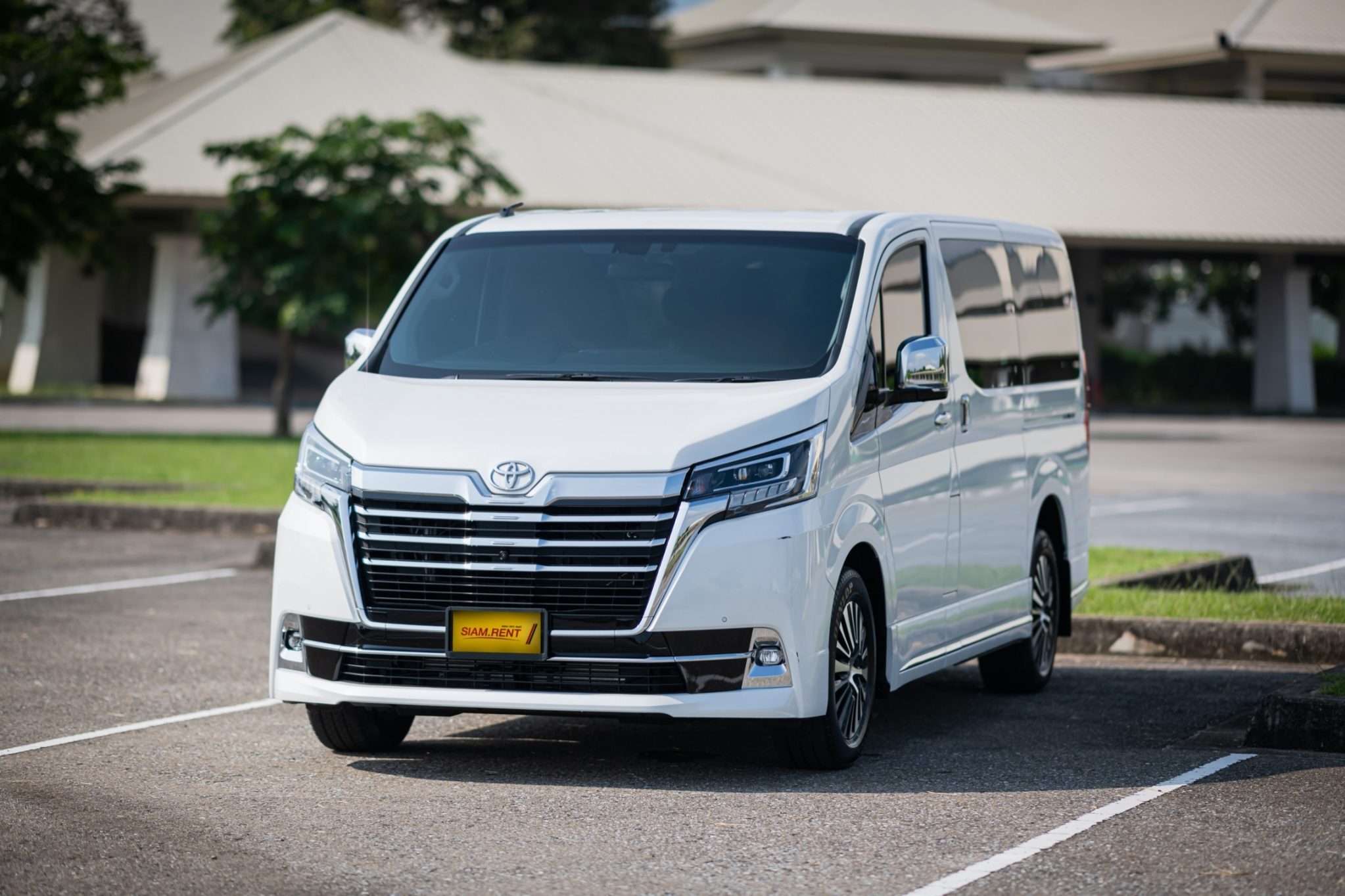 เช่ารถ toyota majesty เชียงใหม่