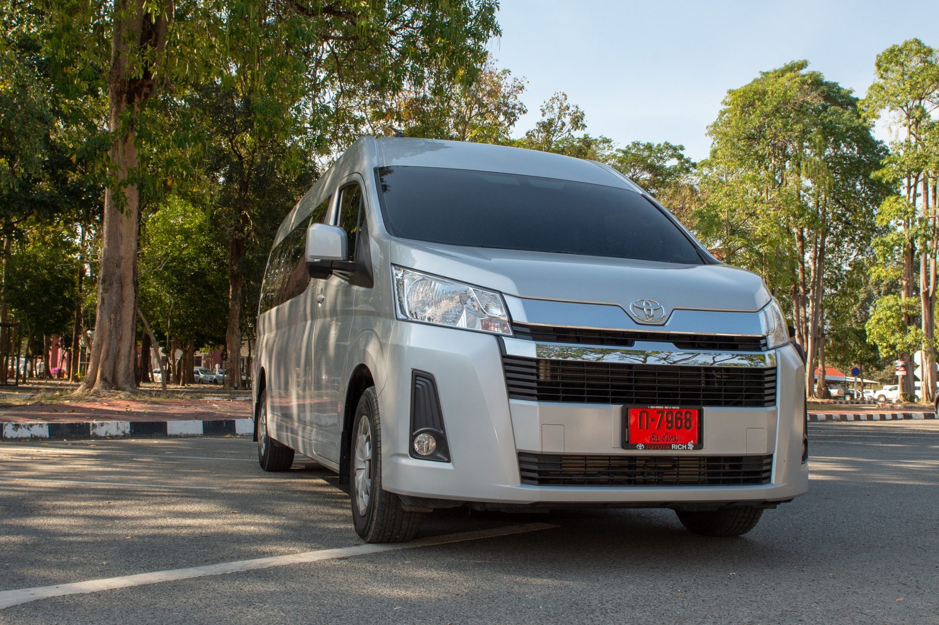 เช่ารถ toyota commuter เชียงใหม่