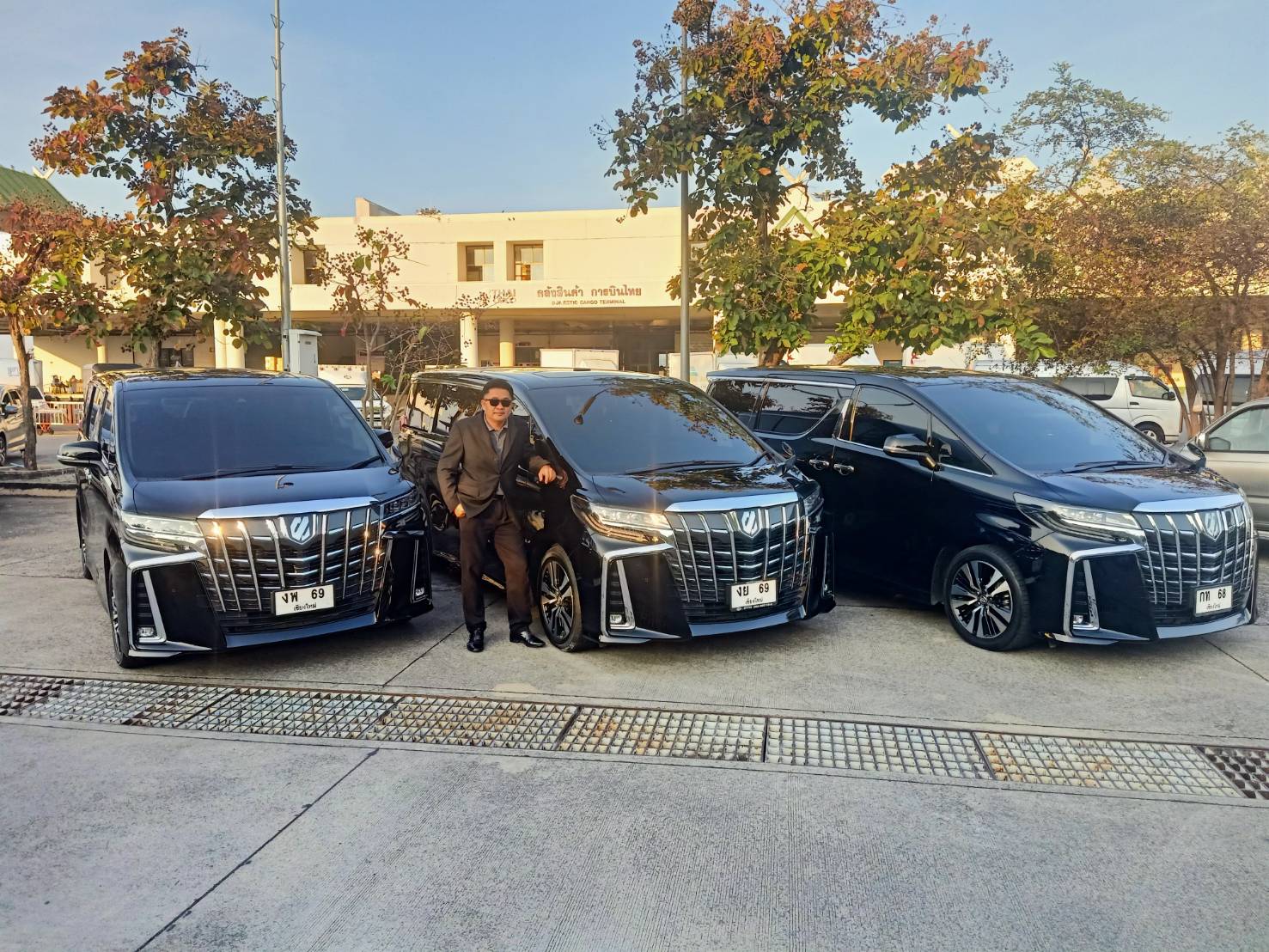 曼谷面包车租赁