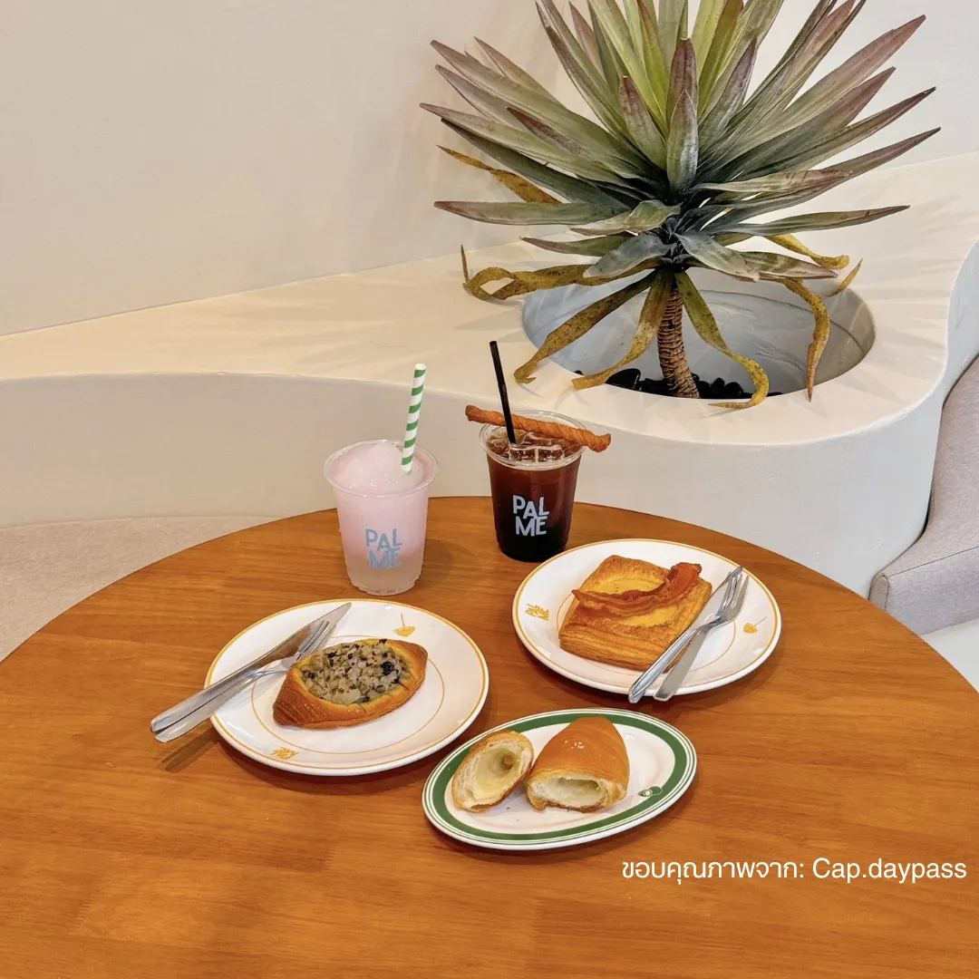 กาแฟและขนมที่ PALME Dessert Bar & Café