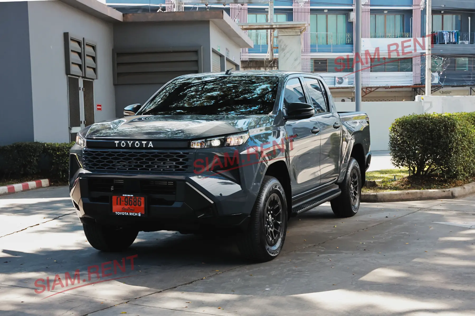 ด้านหน้า รถกระบะ Hilux Travo