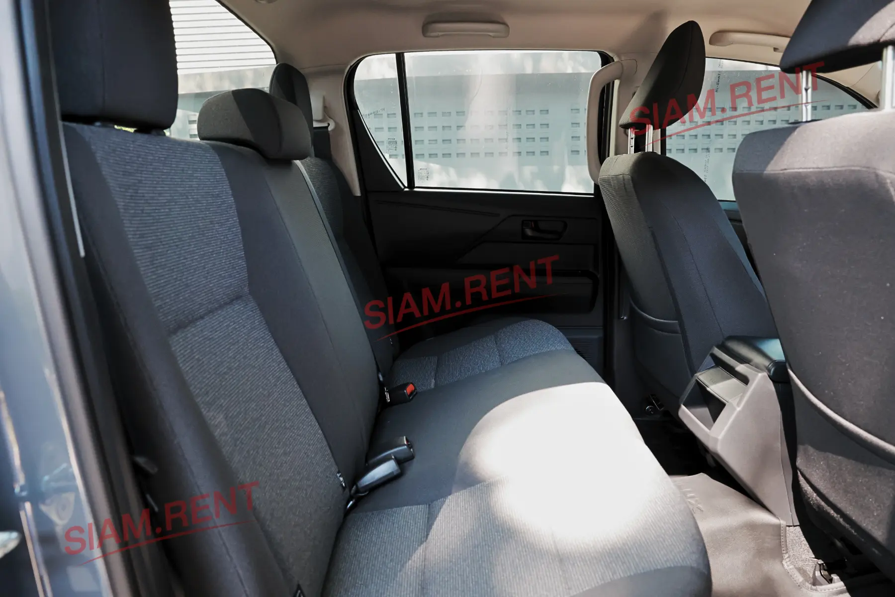 เบาะแถวที่ 2 Hilux Travo